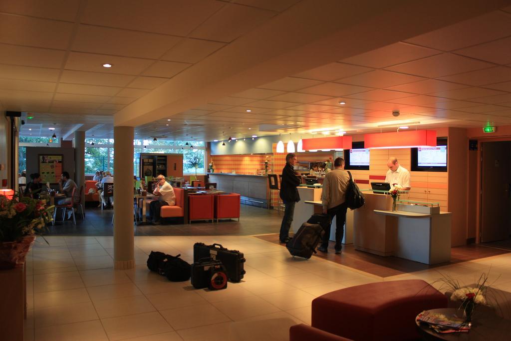 Ibis Loriol Le Pouzin Hotell Exteriör bild