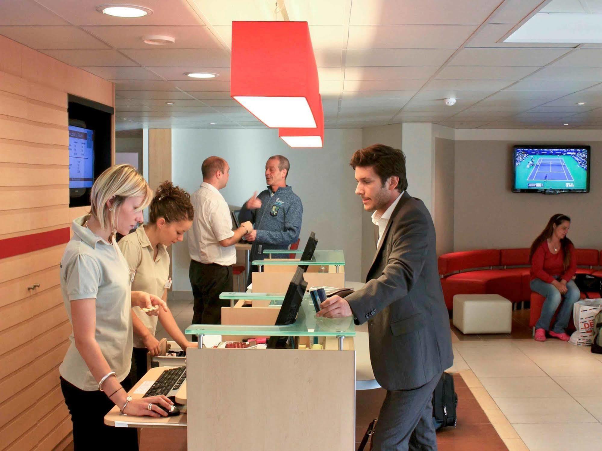 Ibis Loriol Le Pouzin Hotell Exteriör bild