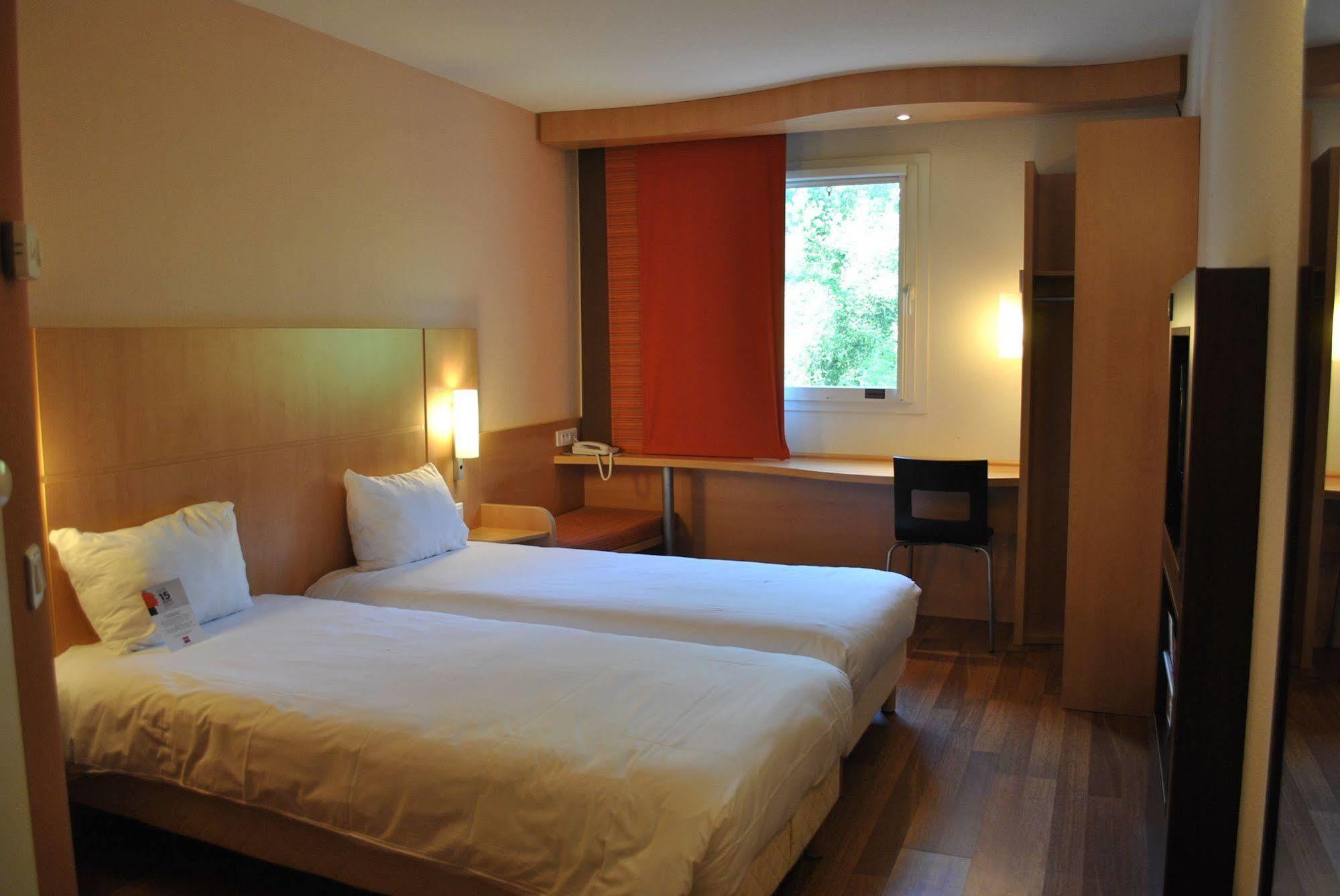 Ibis Loriol Le Pouzin Hotell Exteriör bild