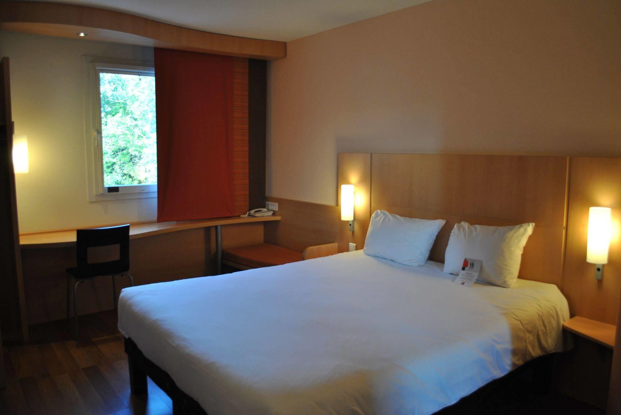 Ibis Loriol Le Pouzin Hotell Exteriör bild