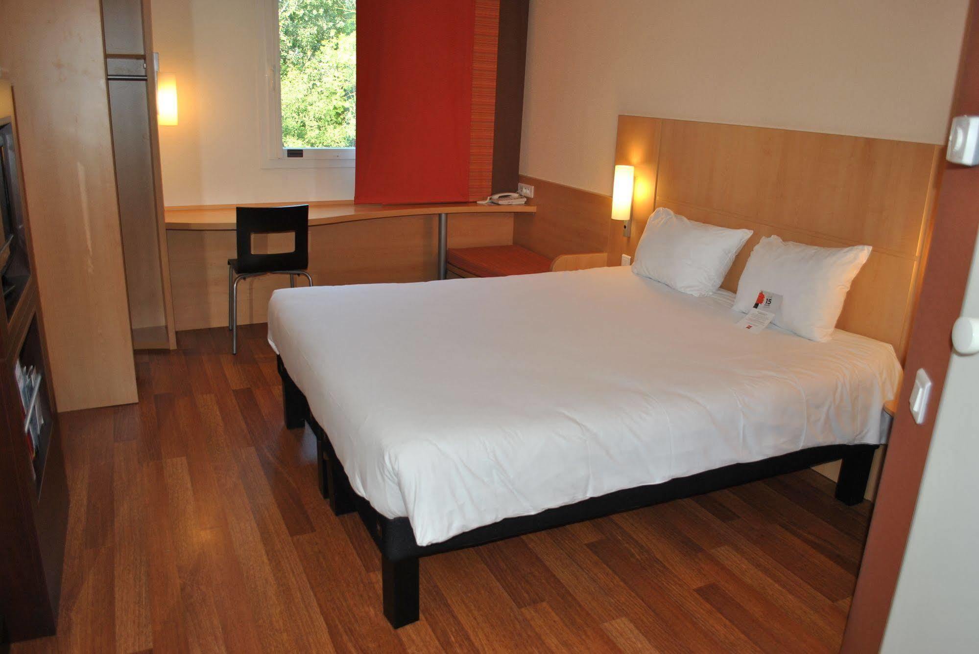 Ibis Loriol Le Pouzin Hotell Exteriör bild