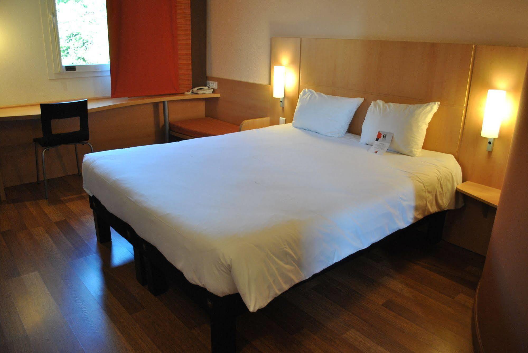 Ibis Loriol Le Pouzin Hotell Exteriör bild